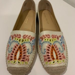 Leather Espadrille with embroidery detail - Size 7